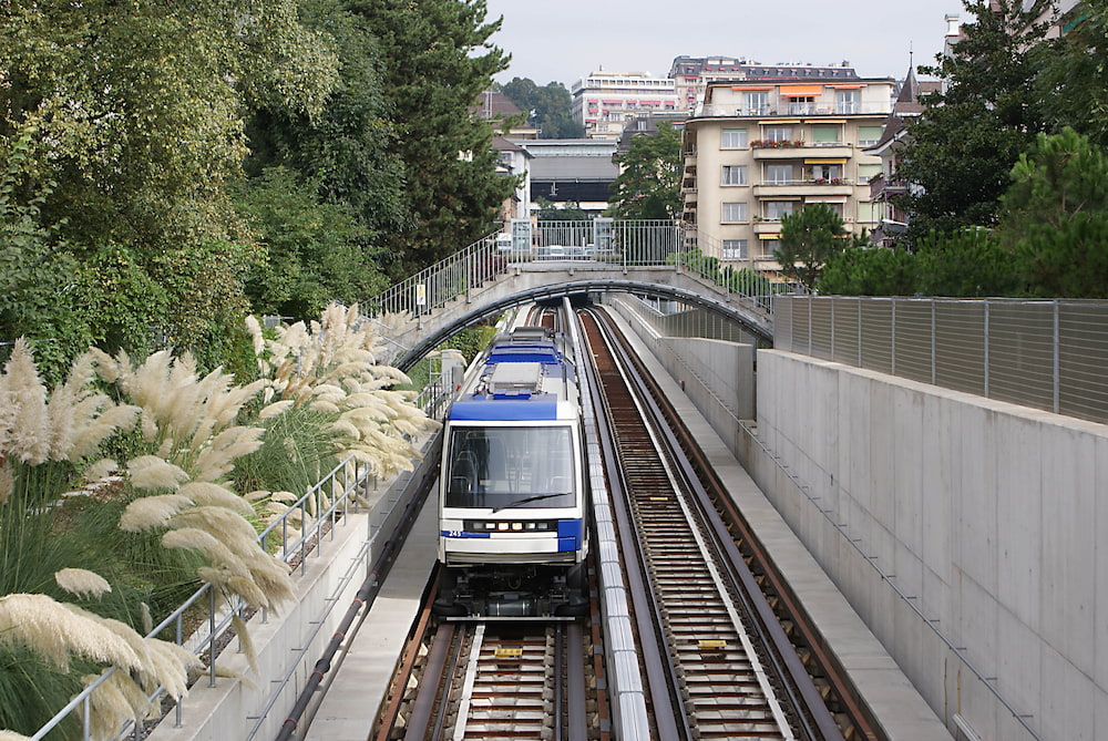 T&agrave;u Metro l&agrave; phương tiện phổ biến để bạn tham quan Lausanne