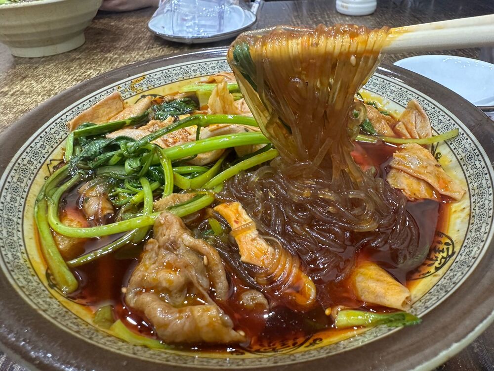 Malatang &ndash; m&oacute;n lẩu cay đặc trưng đậm vị của F1686.vip với hơn 4.000 trò chơi Đ&ocirc;ng Bắc Trung Quốc.