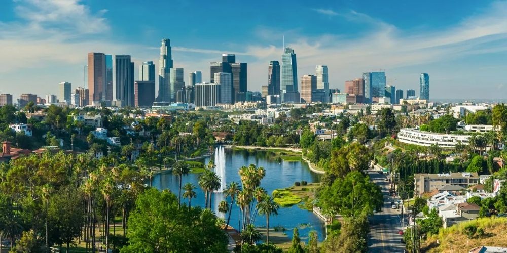 Toàn cảnh Los Angeles dịu mát dưới nền trời xanh