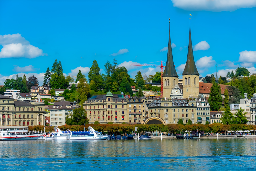Lucerne là thành phố cổ kính nằm bên hồ Lucerne miền Trung Thụy Sĩ