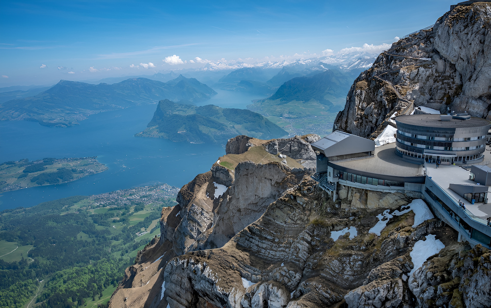 Núi Pilatus sở hữu độ cao tới hơn 2.000 m