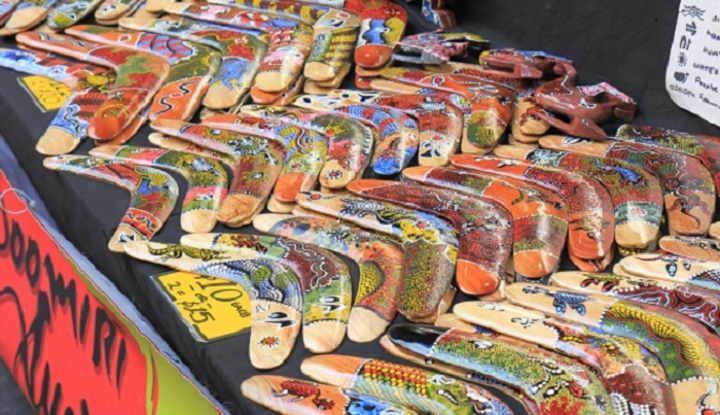 Những chiếc Boomerang đầy m&agrave;u sắc l&agrave; m&oacute;n qu&agrave; mang đậm n&eacute;t văn ho&aacute; &Uacute;c đặc sắc&nbsp;