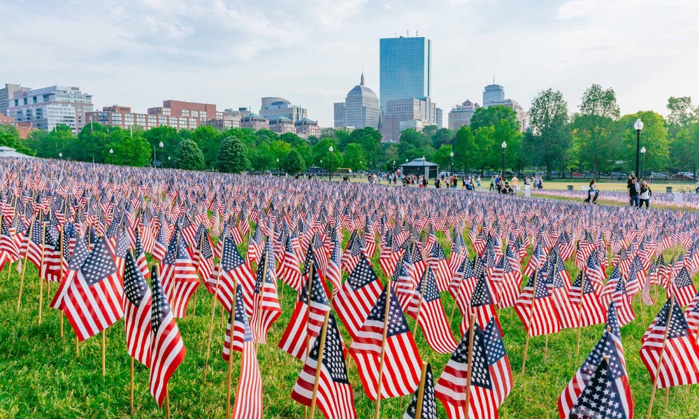 Ng&agrave;y Tưởng niệm mang &yacute; nghĩa thi&ecirc;ng li&ecirc;ng trong l&ograve;ng người d&acirc;n nước Mỹ.