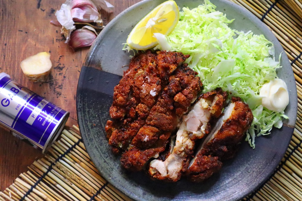 Sanzokuyaki gi&ograve;n rụm b&ecirc;n ngo&agrave;i, mọng mềm b&ecirc;n trong, chuẩn vị Nagano