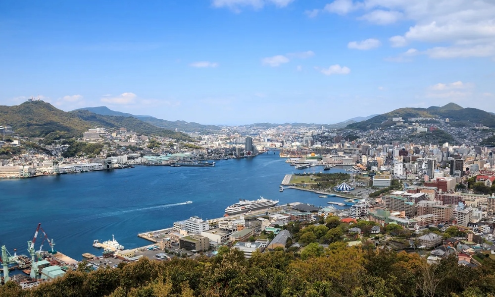 Nagasaki l&agrave; th&agrave;nh phố cảng mang dấu ấn lịch sử v&agrave; bản sắc giao thoa hiếm c&oacute;