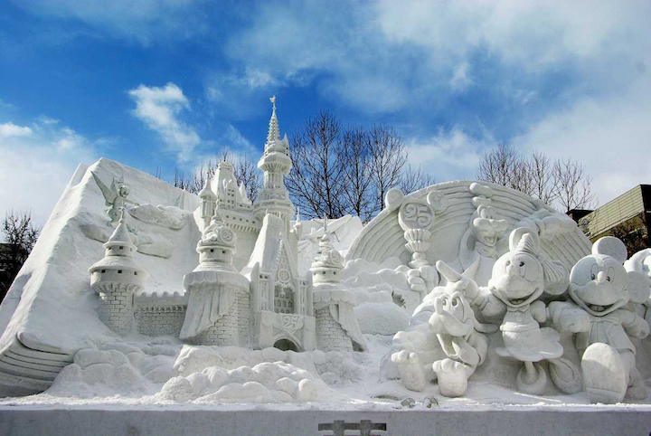 Lễ hội tuyết Sapporo nổi bật với các tác phẩm điêu khắc làm từ tuyết
