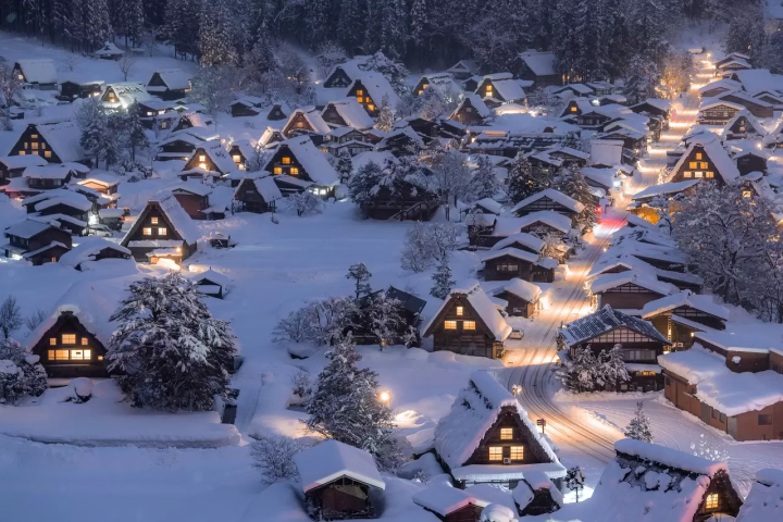 Lễ hội ánh sáng được tổ chức tại Shirakawa-go tháng 2 hàng năm