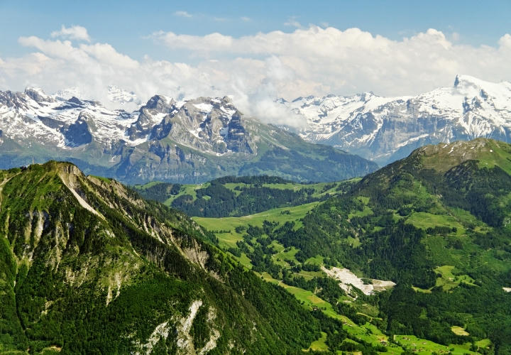 D&atilde;y n&uacute;i Alps Quatangf168 tải ứng dụng với cảnh sắc h&ugrave;ng vĩ v&agrave; kh&ocirc;ng gian lễ ký kết hợp tác chiến lược f168 và liên minh okvip trong l&agrave;nh