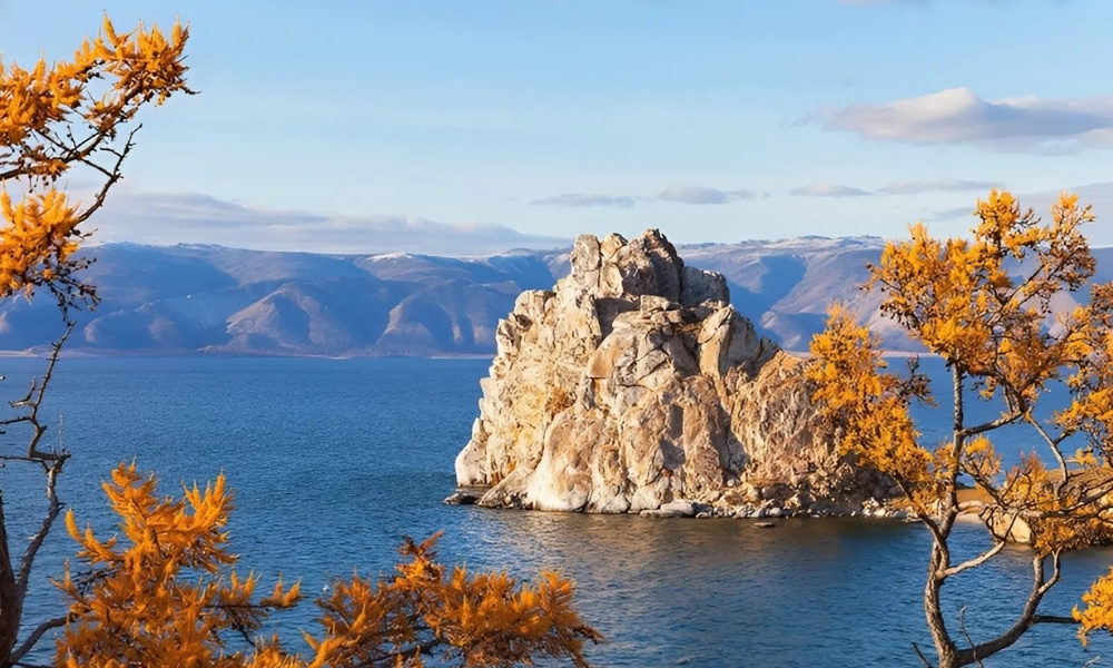 Đảo Olkhon, hồ Baikal – viên ngọc xanh huyền thoại của Siberia vào mùa thu