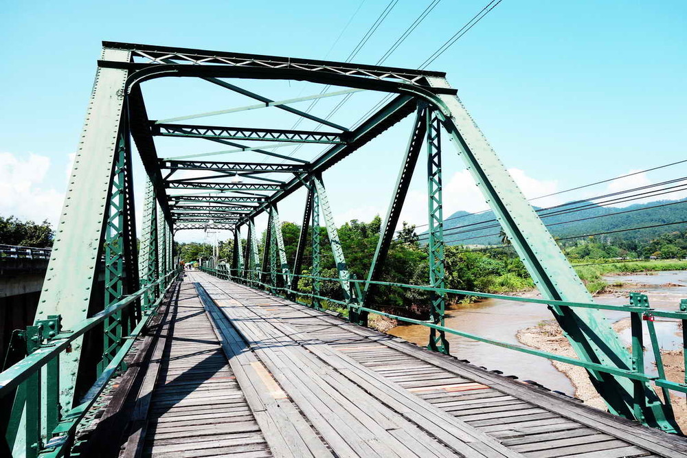 Tha Pai Memorial Bridge &ndash; chứng nh&acirc;n lịch sử thời Thế chiến II giữa khung cảnh s&ocirc;ng Pai y&ecirc;n b&igrave;nh