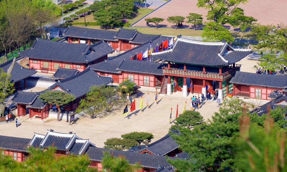 Hwaseong Haenggung l&agrave; cung điện tạm thời lớn nhất triều Joseon