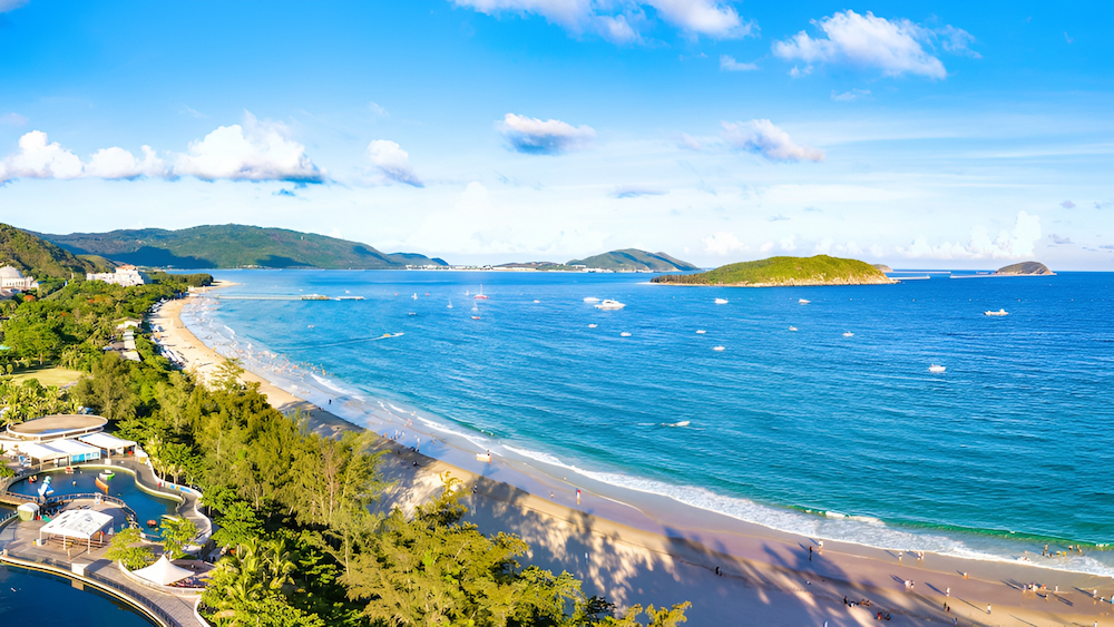 Vịnh Á Long mê hoặc F168 và liên minh okvip lễ ký kết hợp tác chiến lược bởi khung cảnh sơn thủy hữu tình