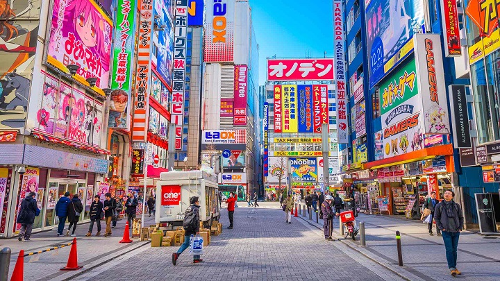 Phố Akihabara được xem l&agrave; thi&ecirc;n đường của c&ocirc;ng nghệ, điện tử v&agrave; văn h&oacute;a otaku tại Tokyo