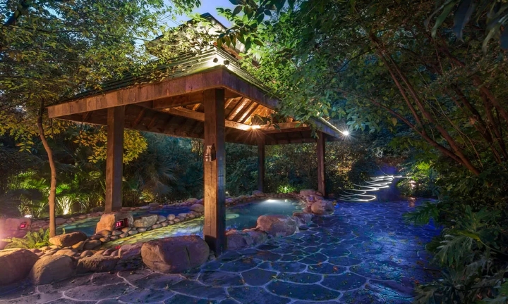 Trải nghiệm tắm suối nước n&oacute;ng h&agrave;ng đầu tại Tr&ugrave;ng Kh&aacute;nh