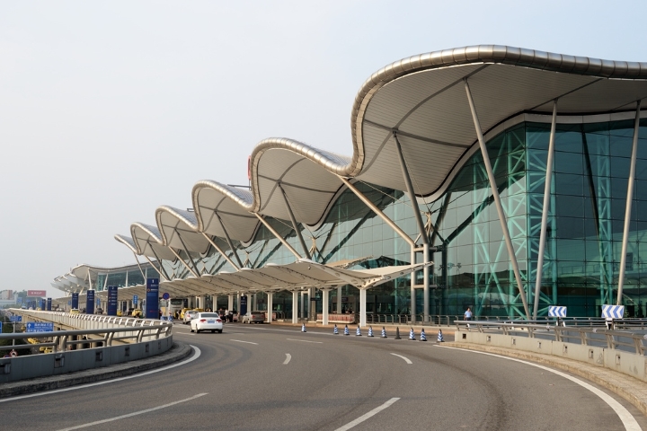 S&acirc;n bay Tr&ugrave;ng Kh&aacute;nh l&agrave; cửa ng&otilde; h&agrave;ng kh&ocirc;ng quan trọng ph&iacute;a T&acirc;y Trung Quốc