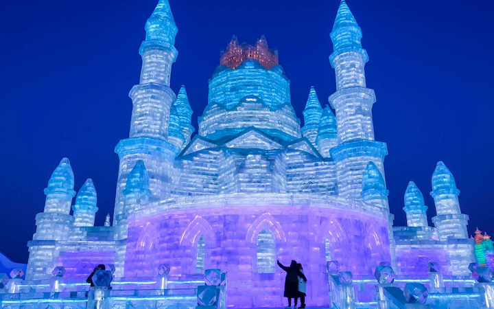 M&atilde;n nh&atilde;n với c&aacute;c t&ograve;a l&acirc;u đ&agrave;i băng tuyệt đẹp tại lễ hội Băng đăng Quốc tế