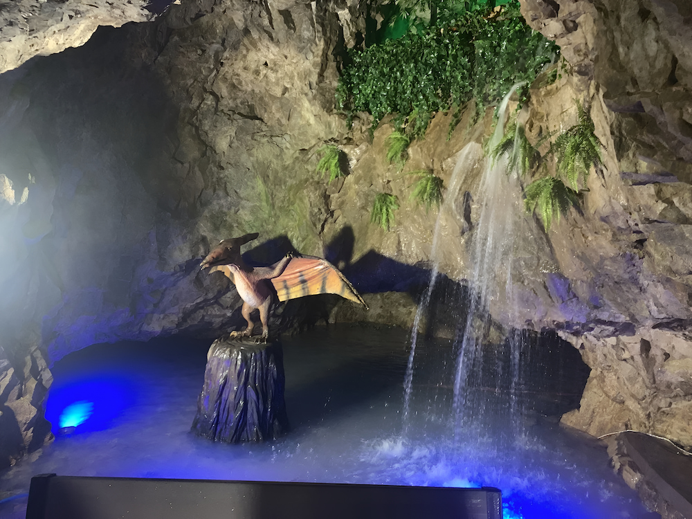 Công viên Giải trí Amethyst Cavern nổi bật với nhiều khu vực tham quan hấp dẫn