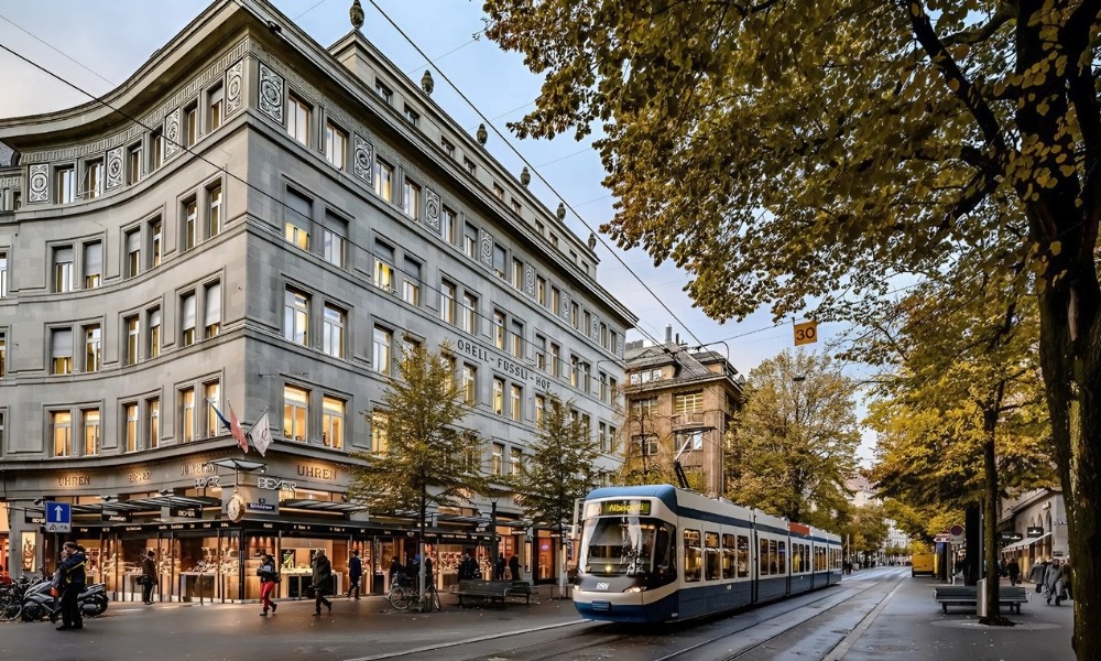 Bahnhofstrasse l&agrave; phố Đổi quà F168 quy tụ nhiều thương hiệu nổi tiếng