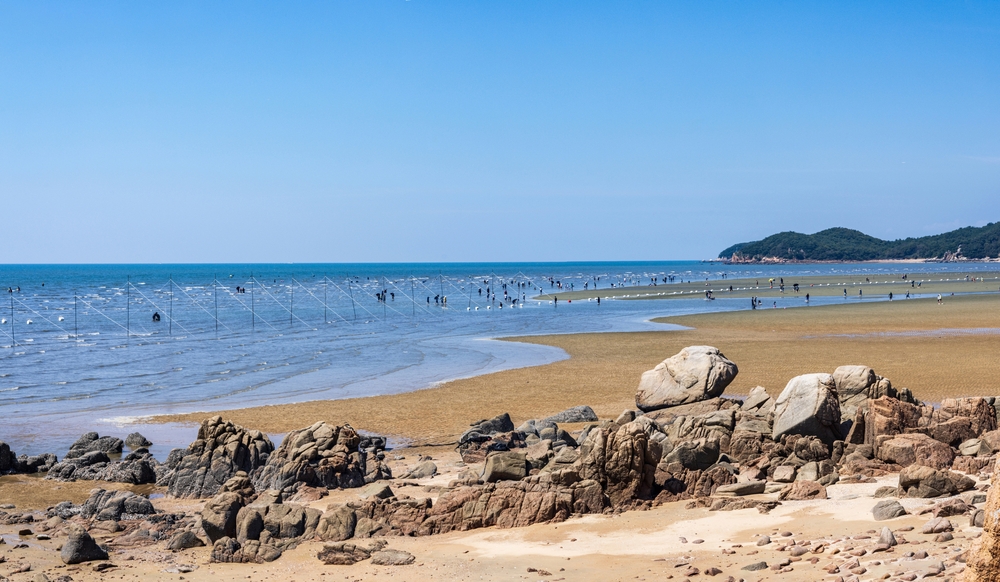 Đảo Muuido với bờ biển Hanagae trải dài, bãi triều rộng