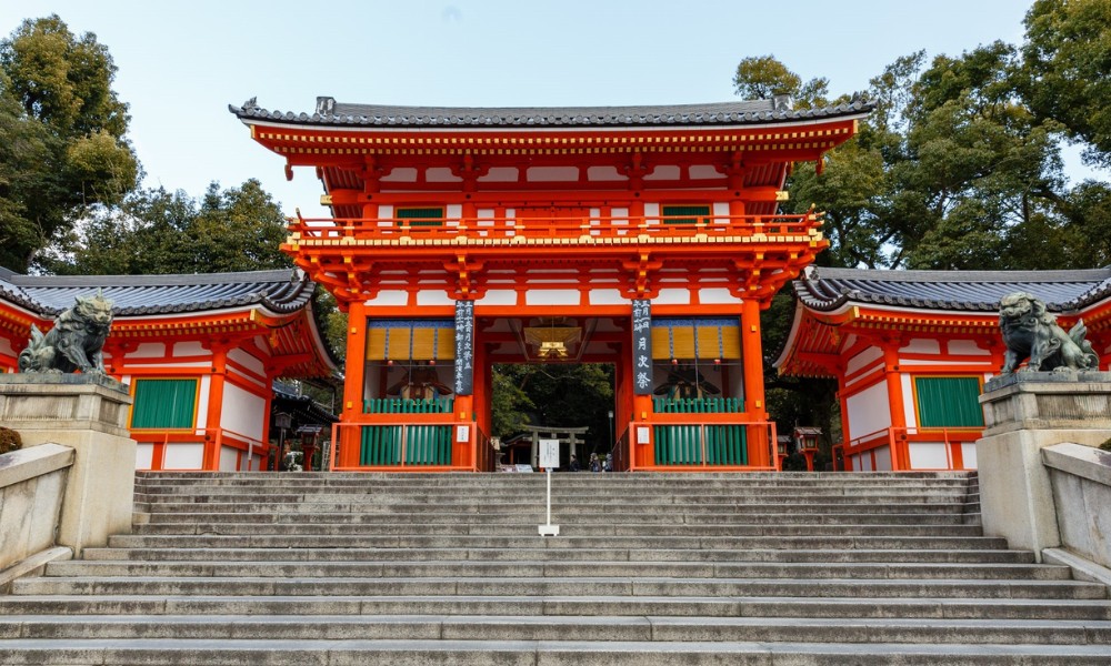 Đền Ikuta cổ k&iacute;nh l&agrave; nơi cầu duy&ecirc;n nổi tiếng ở Kobe