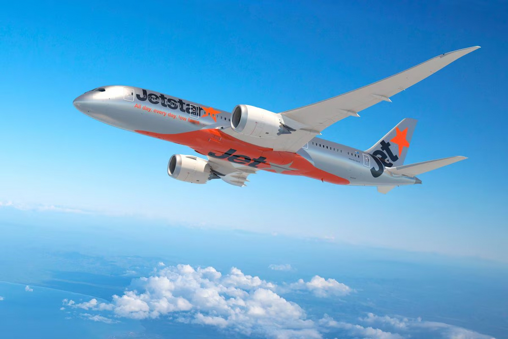 M&aacute;y bay l&agrave; phương tiện phổ biến nhất để di chuyển đến Okinawa