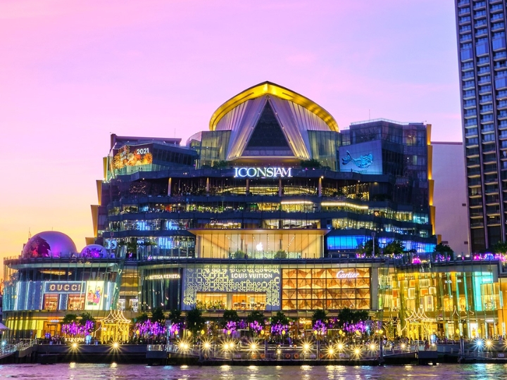 IconSiam - một trong những trung t&acirc;m thương mại lớn nhất Th&aacute;i Lan với đa dạng sản phẩm