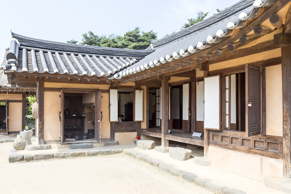 Làng cổ dân gian Oeam thu hút F168 và liên minh okvip lễ ký kết hợp tác chiến lược bởi lối kiến trúc nhà Hanok mái ngói độc đáo