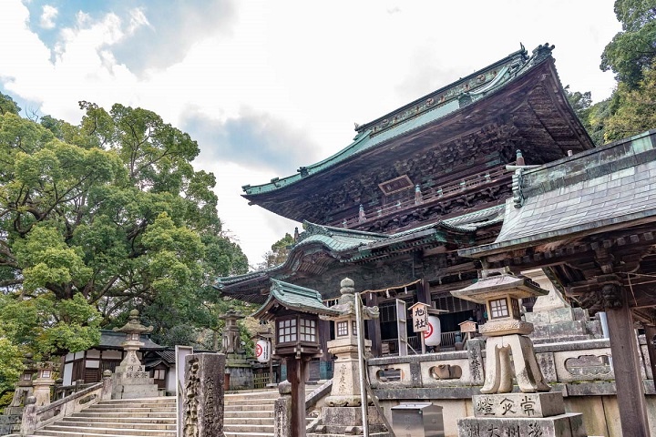 Đền Kotohiragu được x&acirc;y dựng từ thế kỷ thứ VIII để thờ phụng thần Konpira