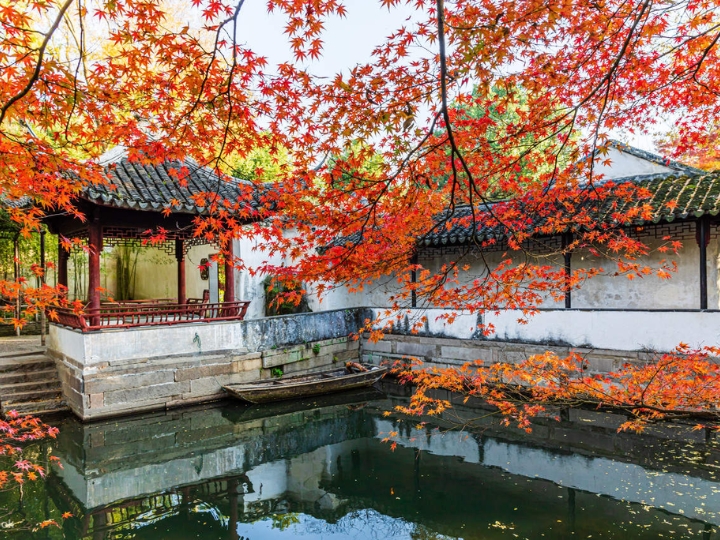 Đền Chuyết Ch&iacute;nh Vi&ecirc;n - Nơi thanh tịnh v&agrave; cổ k&iacute;nh.