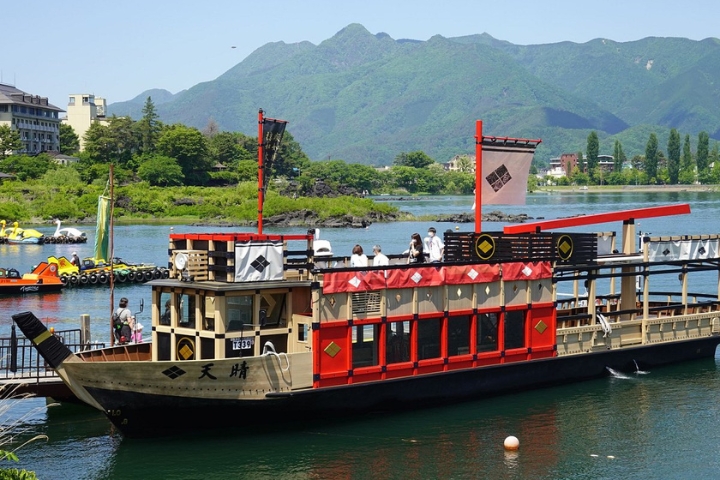 Hồ Kawaguchiko l&agrave; một trong những điểm ngắm n&uacute;i Ph&uacute; Sĩ đẹp nhất