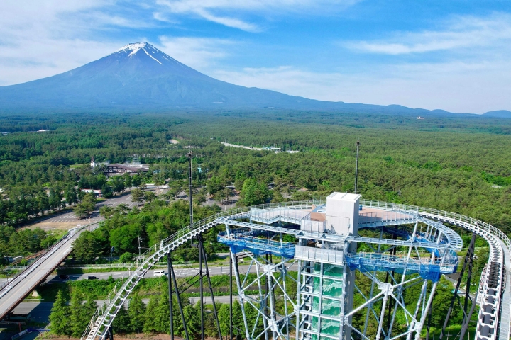 Bạn c&oacute; thể tham gia c&aacute;c tr&ograve; chơi mạo hiểm tại Fuji Q Highland