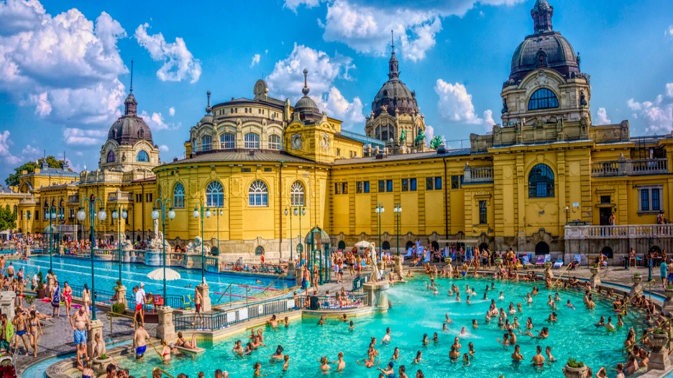 Khu tắm kho&aacute;ng n&oacute;ng Sz&eacute;chenyi Thermal Bath