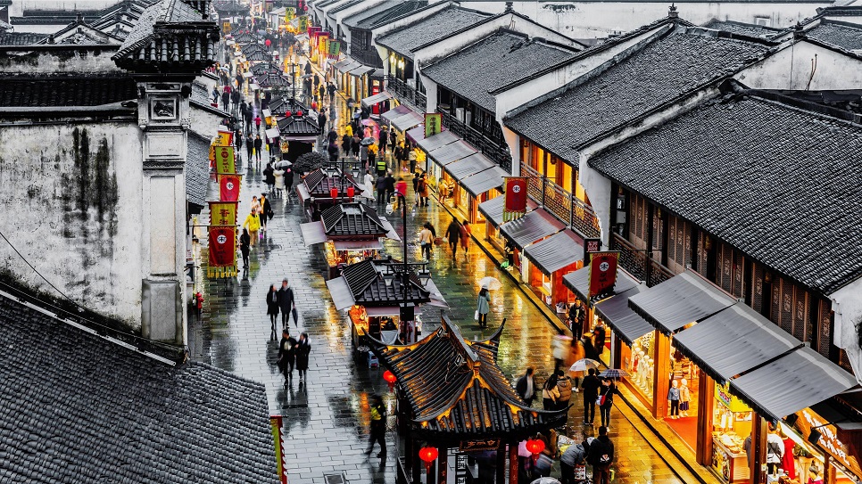 Phố cổ H&agrave;ng Ch&acirc;u v&agrave;o ban ng&agrave;y