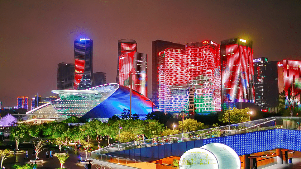 M&agrave;n tr&igrave;nh diễn &aacute;nh s&aacute;ng City Waters Light Show