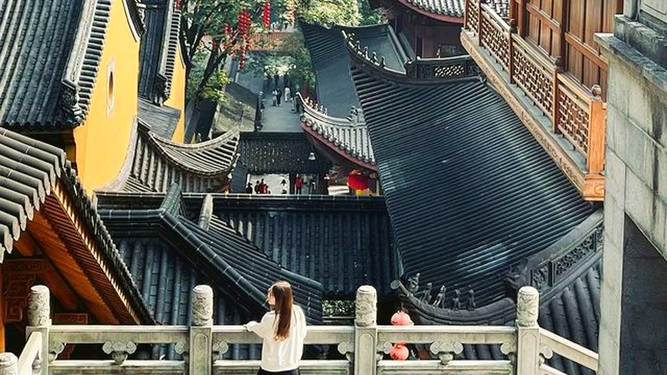 Ch&ugrave;a Ph&aacute;p Hỷ 