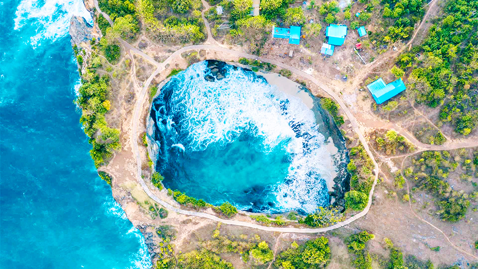 V&ograve;m đ&aacute; tự nhi&ecirc;n Broken Beach