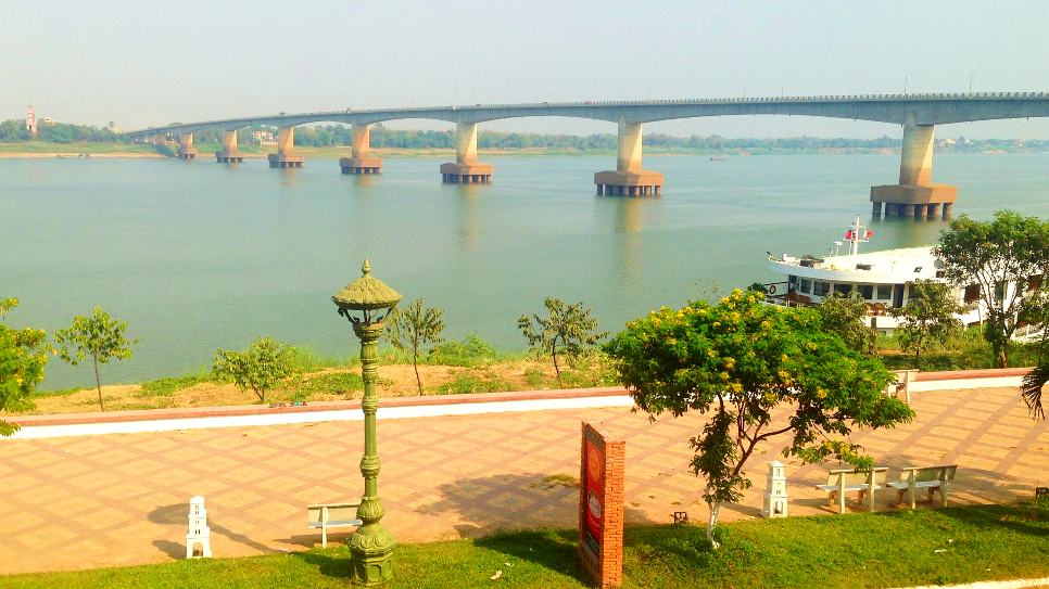  Đoàn vượt qua sông Mêkong trên cầu Quatangf168 tải ứng dụng 