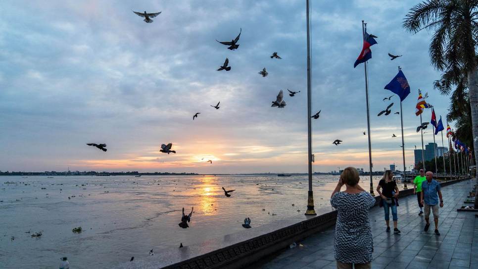 Ngắm hoàng hôn sông 4 mặt Chaktomuk 