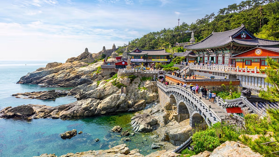 Ch&ugrave;a Haedong Yonggungsa Temple