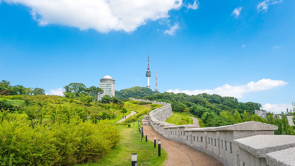 Tháp Namsan (N Seoul Tower)