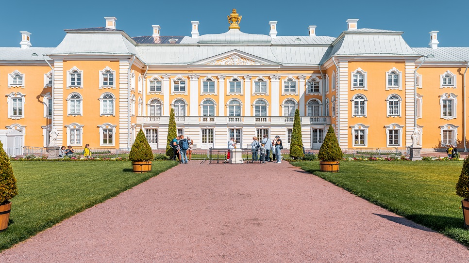 Cung điện M&ugrave;a H&egrave; Peterhof