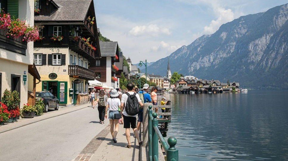 Khung cảnh l&atilde;ng mạn của Hallstatt chắc chắn khiến bạn kh&oacute; qu&ecirc;n
