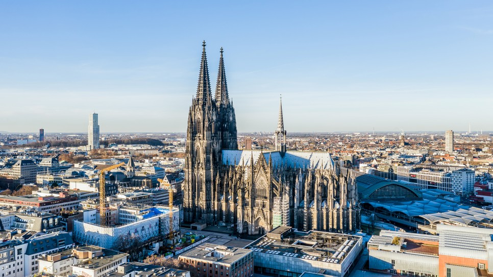 Nh&agrave; thờ lớn Dom 