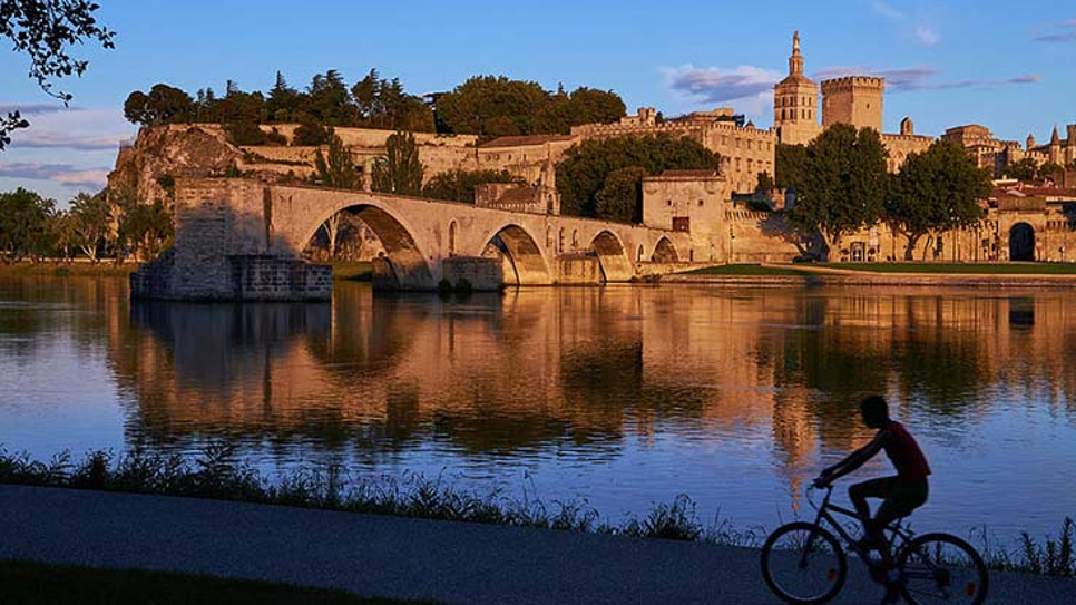 Tham quan cầu St. Benezet