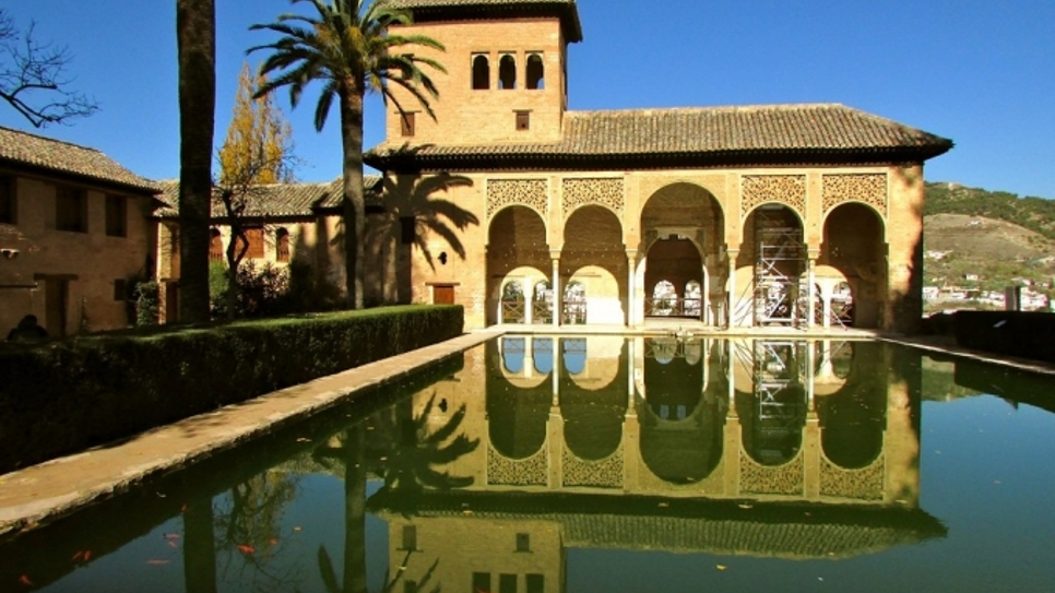 Cung điện Alhambra