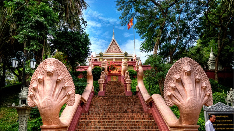Ch&ugrave;a Wat Phnom