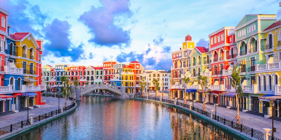 D&ograve;ng s&ocirc;ng Venice phong c&aacute;ch Italia