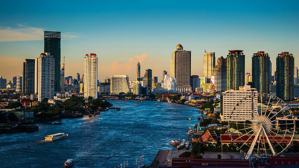 Dạo thuyền s&ocirc;ng Chao Phraya xem hiện tượng c&aacute; nổi