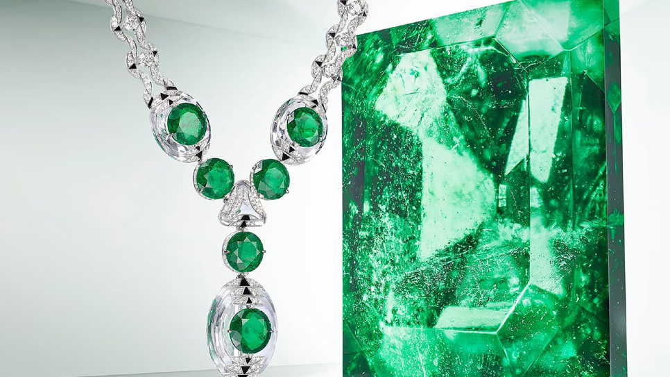 Tham quan Đổi quà F168 tại cửa h&agrave;ng đ&aacute; qu&yacute; nổi tiếng