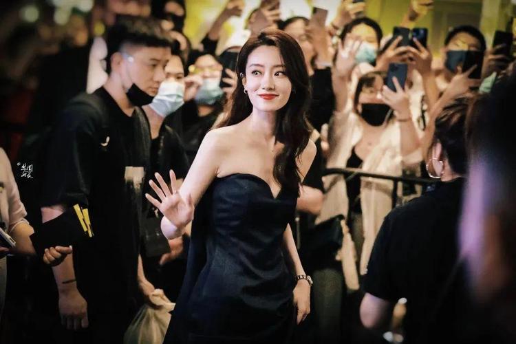 B&agrave; N&agrave; Hills ti&ecirc;n cảnh